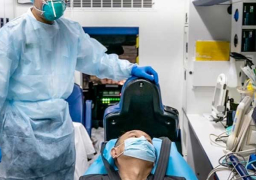 رغم انخفاض وتيرة الاصابات .. مصابو كورونا يرتفعون إلى 4.3 مليون .. والوفيات تقترب من الـ 300 الف