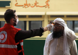 رئيس الوزراء الباكستاني: الإغلاق ليس الحل لمكافحة فيروس “كورونا”