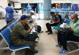 مطار مرسى علم الدولي يستقبل 170 مصريا من العالقين في الخرطوم