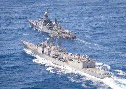 القوات البحرية المصرية والإسبانية تنفذان تدريباً بحرياً