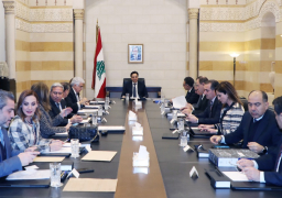 الحكومة اللبنانية: ضخ كميات من الدولار في الأسواق لضبط سعر الصرف