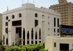 “الإفتاء” توصي بارتداء المصلين الكمامة واصطحاب كل مصل لسجادته الخاصة