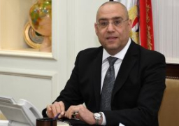 الجزار يصدر قرارا إداريا لإزالة مخالفة بناء بإحدى القرى السياحية