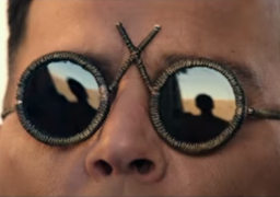 جونى ديب وروبيرت باتينسون يشعلان حماس الجمهور بتريللر جديد