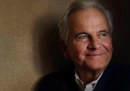 وفاة الممثل البريطاني الشهير إيان هولم عن 88 عاما