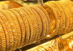 الذهب يفقد 42 دولارا في أعقاب بيانات التوظيف الأمريكية القوية