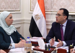 مدبولي يستعرض مع وزيرة التضامن جهود تعزيز شبكة الحماية الاجتماعية