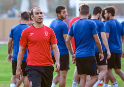 عبد الحفيظ يطمئن من طبيب الأهلي على حالة اللاعبين المصابين