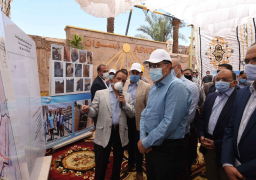 مدبولى يتفقد مشروع إحلال وتجديد البنية التحتية بطريق السادات بأسوان