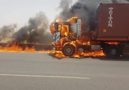 رئيس الوزراء يتابع اطفاء الحريق الذى نشب بطريق الاسماعيلية الصحراوى