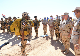 رئيس الأركان يشهد إجراءات الاستعداد القتالى للجيش بالاتجاه الغربى