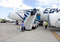 785 عالقا مصريا يغادرون الكويت إلى القاهرة وسوهاج عبر 5 رحلات