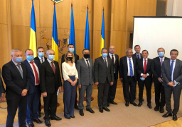 العناني يلتقي وزير الخارجية الأوكراني ونائبه وممثلي الحكومة الأوكرانية