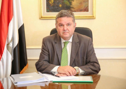 وزير قطاع الأعمال يكشف تفاصيل إنتاج مصر للسيارات الكهربائية ومواصفاتها