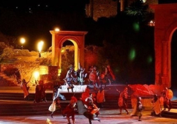 مهرجانات بعلبك اللبنانية ترفع (صوت الصمود) في حفل بدون جمهور