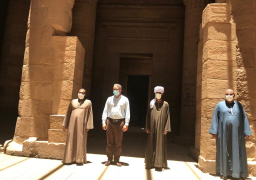 العناني يتفقد تطبيق إجراءات السلامة الصحية بمعبد فيلة وفندق بأسوان