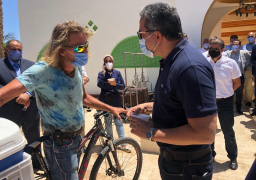 صور.. العناني يتفقد الفنادق والأماكن والمشروعات السياحية في دهب ونويبع