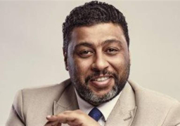 محمد جمعة طبيب في النمس والأنس بقيادة شريف عرفة