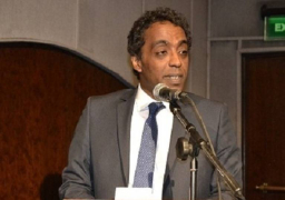 رئيس قصور الثقافة: توثيق بطولات الجيش والشرطة فى نصوص مسرحية