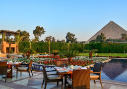 “السياحة” تسلم ١١ فندقا بأربع محافظات شهادة السلامة الصحية