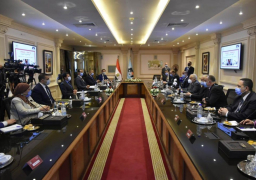 وزير الرياضة يبحث مع رئيس الهيئة العربية للتصنيع التوسع فى مبادرة ” دراجتك …صحتك “