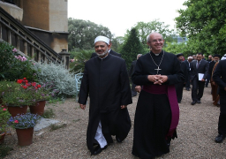 شيخ الأزهر ورئيس أساقفة كانتربري: “كورونا” أظهر حاجة الإنسانية للتعاون