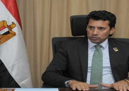 وزير الرياضة يشكل لجنة للتحقيق فى اختفاء كؤوس الفراعنة