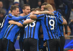 أتالانتا ضيفا على ميلان الليلة فى مواجهة صعبة بالكالتشيو