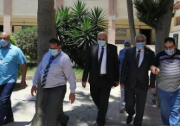 رئيس امتحانات الثانوية يتابع أعمال التصحيح ورصد الدرجات بكنترول شبرا