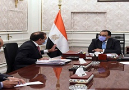 رئيس الوزراء يتابع مع وزير البترول ملفات عمل الوزارة