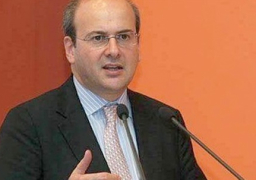 أثينا تتهم تركيا بـ”جنون العظمة” بعد تلويح أنقرة بالحرب