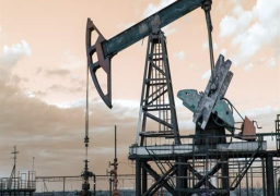 اسعار النفط تتجه لتحقيق مكاسب أسبوعية بنحو 4% رغم التراجع لليوم الثاني