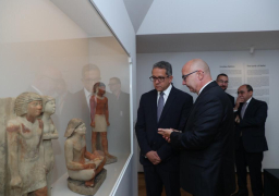 تفقد الدكتور خالد العناني وزير السياحة والآثار، صباح اليوم الأحد معرض ” ملوك الشمس” بالمتحف القومي بالعاصمة التشيكية براج و ذلك قبل ساعات من افتتاحه الرسمي.
