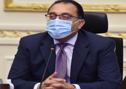 رئيس الوزراء يستعرض تقريراً من وزيرة الثقافة عن جهود الوزارة فى تنفيذ تكليفات الرئيس