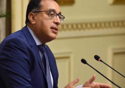 الحكومة تنفي تقليص أيام العمل بالجهاز الإداري لـ4 أيام أسبوعيا