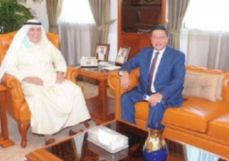 السفير المصري ورئيس غرفة تجارة وصناعة الكويت يؤكدان حرصهما على تنمية العلاقات الاقتصادية بين البلدين