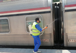 بالصور ..”السكة الحديد” تواصل الاجراءات الاحترازية لمواجهة “كورونا “