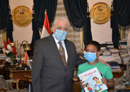 وزير التعليم يستقبل الطفل مهند صاحب اقتراح تدريس مادة “احترام الأخر”