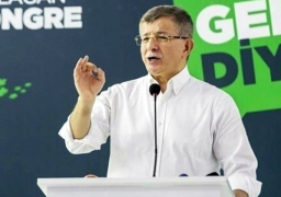 داود أوغلو: السياسة الخارجية لتركيا تتغير وفق الحالة النفسية والمزاجية للرئيس أردوغان