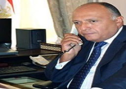 شكري يتلقى اتصالاً هاتفياً من مفوض الاتحاد الأوروبي لسياسة الجوار