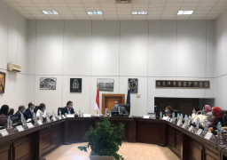 العناني يناقش الارتقاء بمنظومة العمل مع مكاتب السياحة الداخلية للوزارة