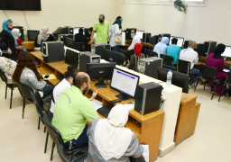 بالصور..اقبال كثيف من طلاب المرحلة الثالثة للتنسيق بمعامل عين شمس