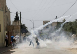 إصابة فلسطينيين بالاختناق جراء قمع قوات الاحتلال لمسيرة سلمية بنابلس