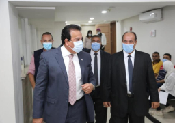 “عبد الغفار” يتابع خدمات المترددين على وزارة التعليم العالى بمدينة نصر