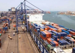 تداول 126730 طن و437 حاوية و11530 شاحنة بميناء اسكندرية في 24 ساعة