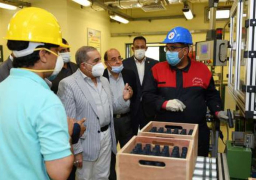 وزير الإنتاج الحربي يتفقد شركة أبو زعبل للصناعات المتخصصة