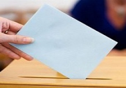 المصريون بالخارج يواصلون طباعة بطاقات الاقتراع لانتخابات النواب