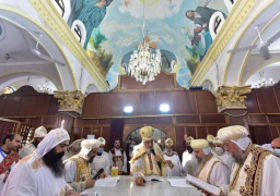 البابا تواضروس يدشن مذابح كنيسة مارجرجس بالإسكندرية.. صور