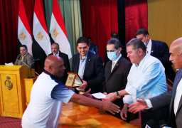 بالصور.. “قطاع الأعمال” تحتفل بصعود فريق غزل المحلة للدوري الممتاز