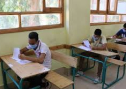 الحكومة تنفي فرض رسوم على دخول امتحانات الإعدادية والثانوية